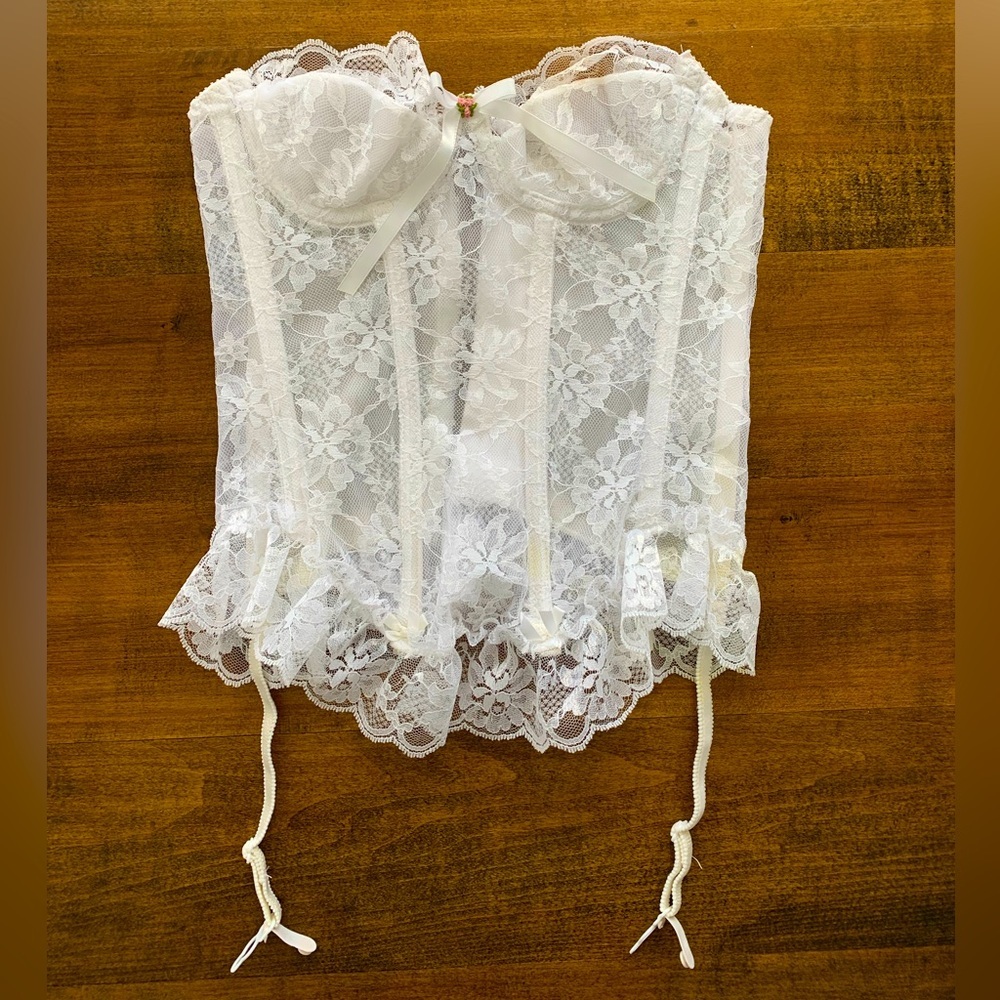 Vintage La Vie en Rose floral lace corset, 32B